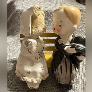 Vintage Japan Sitting Bride and Groom S&P shakers